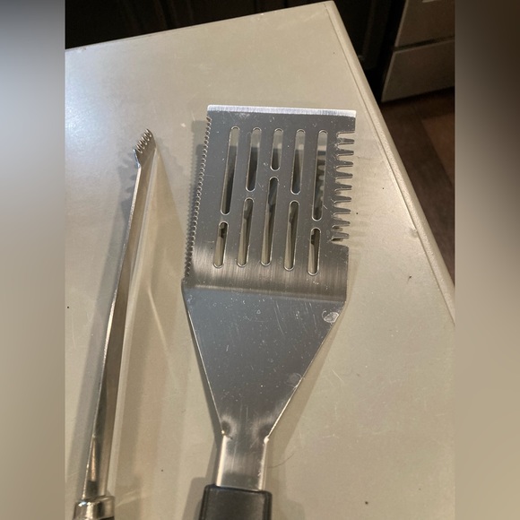 NEW - Set of 3 high-quality, heavy-duty grilling tools - Picture 2 of 6